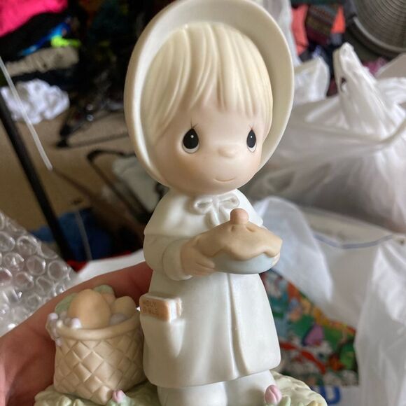 Vintage Precious Moments “November” Collectible Figurine - Picture 1 of 3